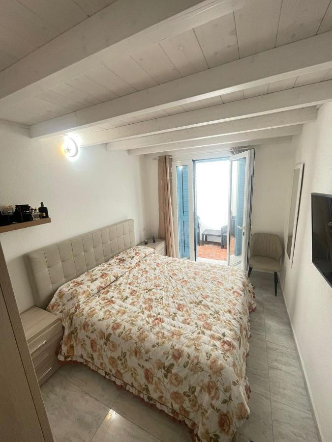 La Perla Del Mare 2 Bed & Breakfast La Caletta Exterior photo