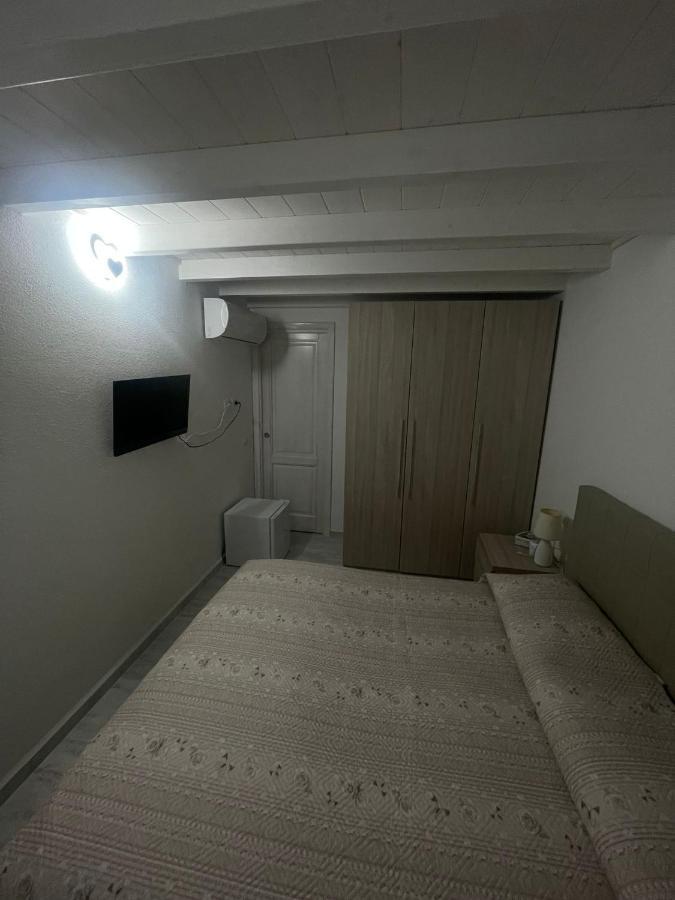 La Perla Del Mare 2 Bed & Breakfast La Caletta Exterior photo