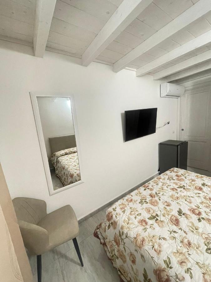 La Perla Del Mare 2 Bed & Breakfast La Caletta Exterior photo